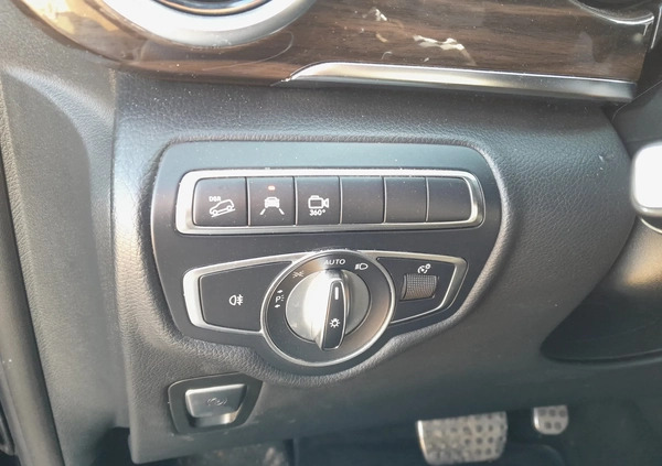 Mercedes-Benz Klasa V cena 105000 przebieg: 158822, rok produkcji 2017 z Niepołomice małe 379